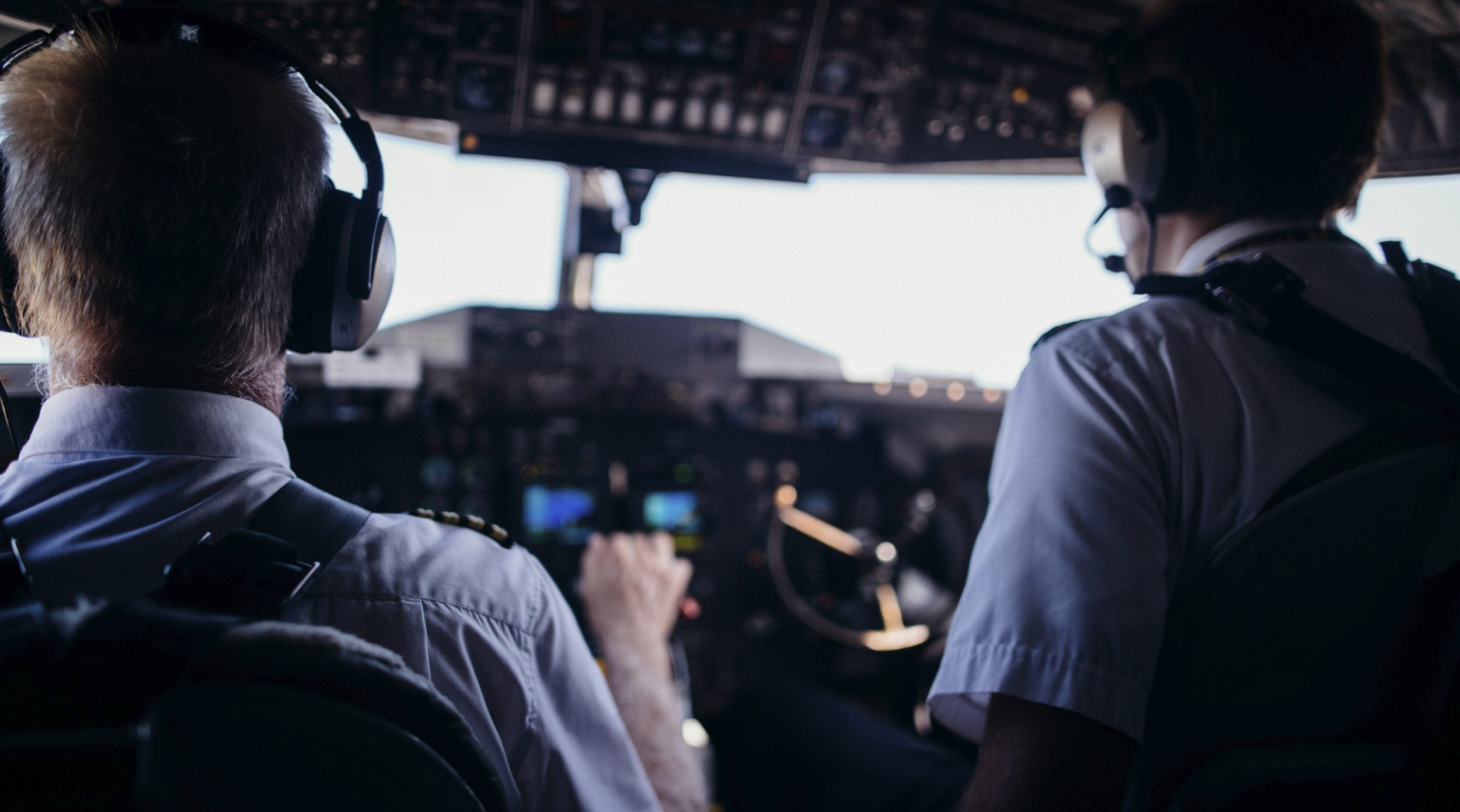 7 Medical Specialists Who Play a Crucial Role in Keeping Pilots in the Cockpit